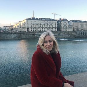 Meet your Posher, Ellie